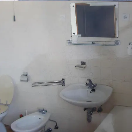 Apartman Cole トロギール